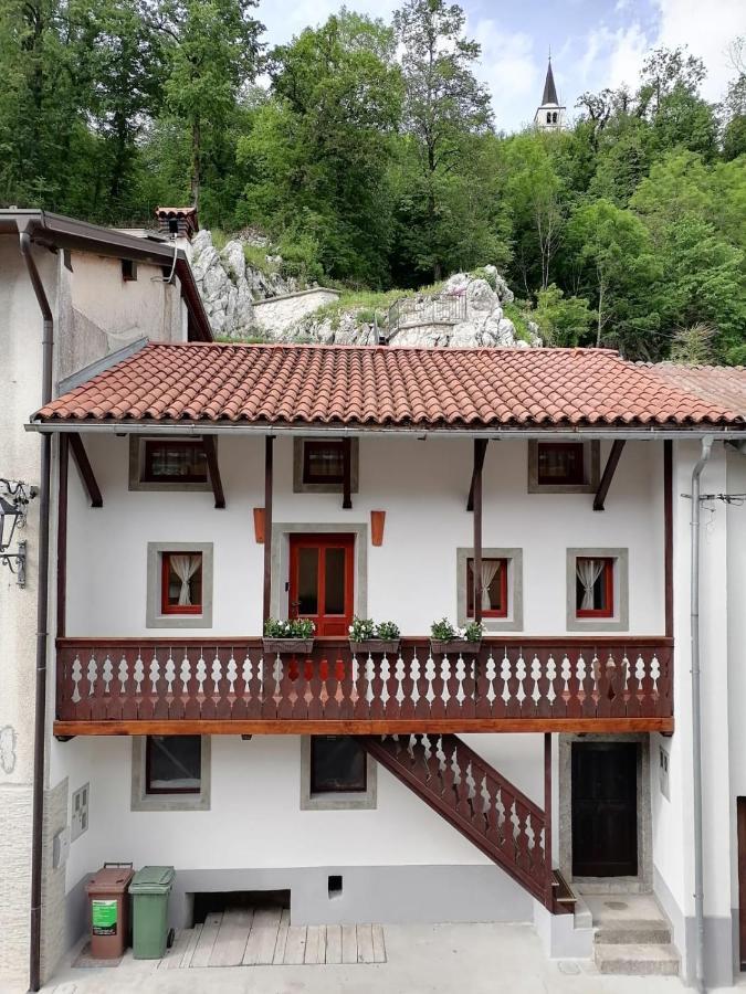 Hisa Pod Gradicem Apartment Kobarid