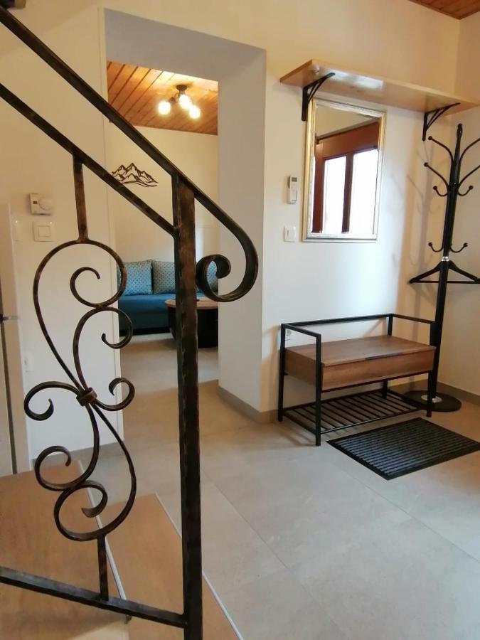 Hisa Pod Gradicem Apartment *